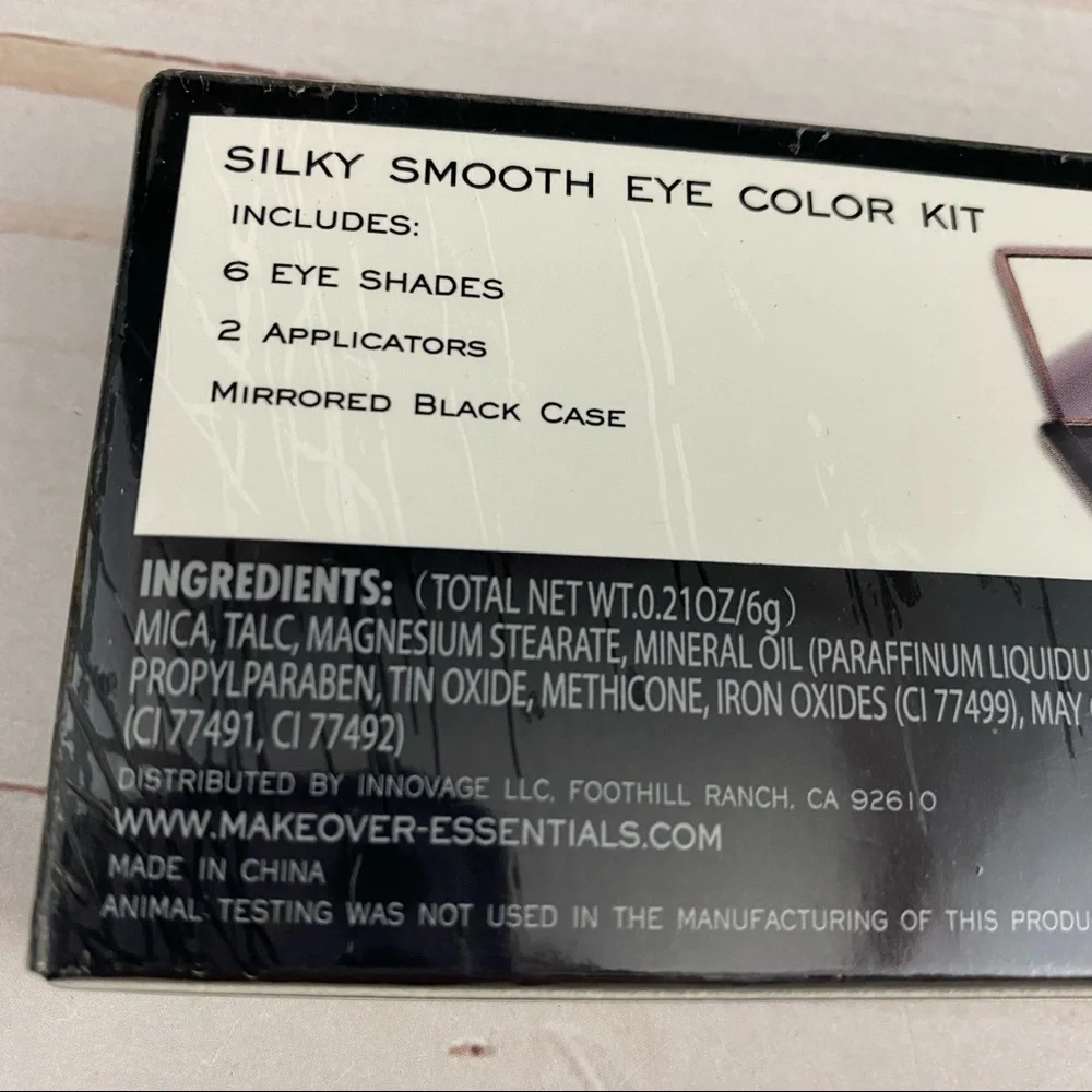 ME Makeover Essentials Silky Smooth Eye Color Kit Sealed